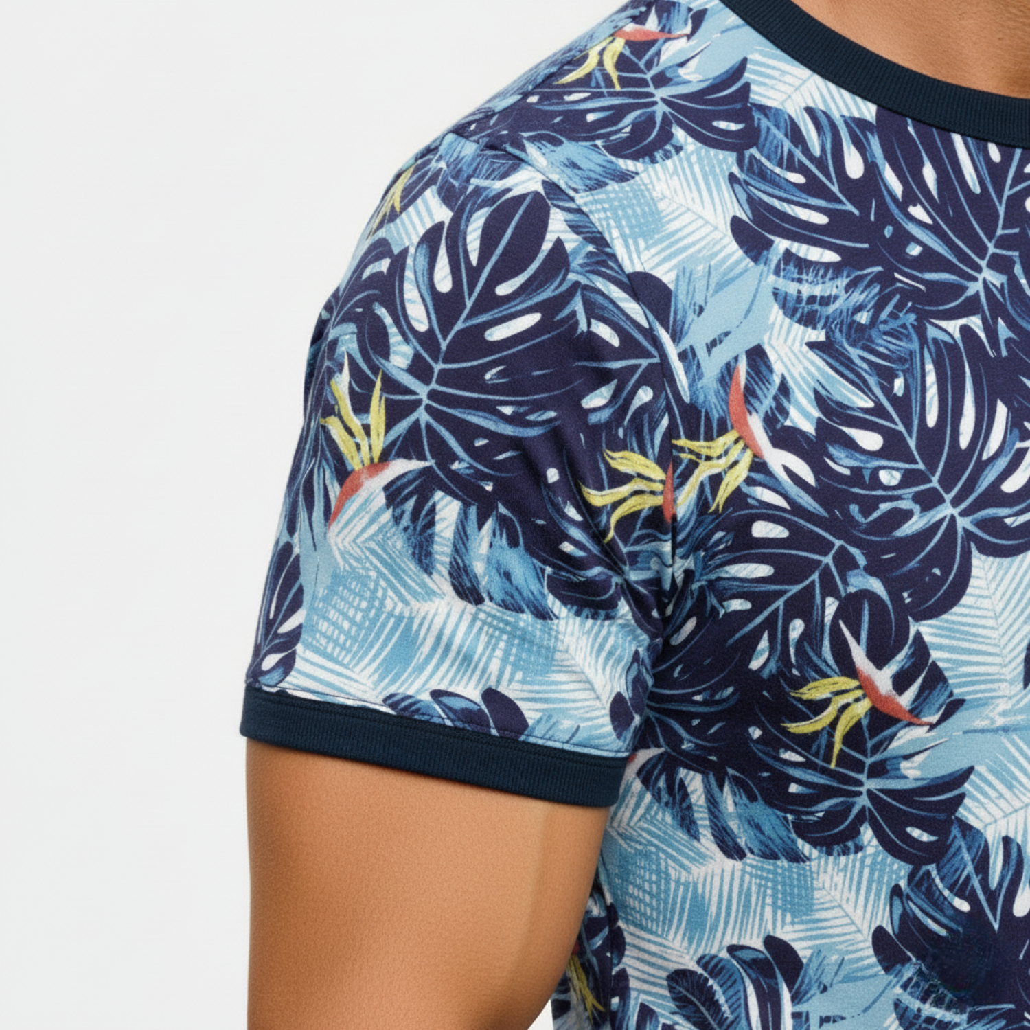 Line One Rundhals T-Shirt mit Print