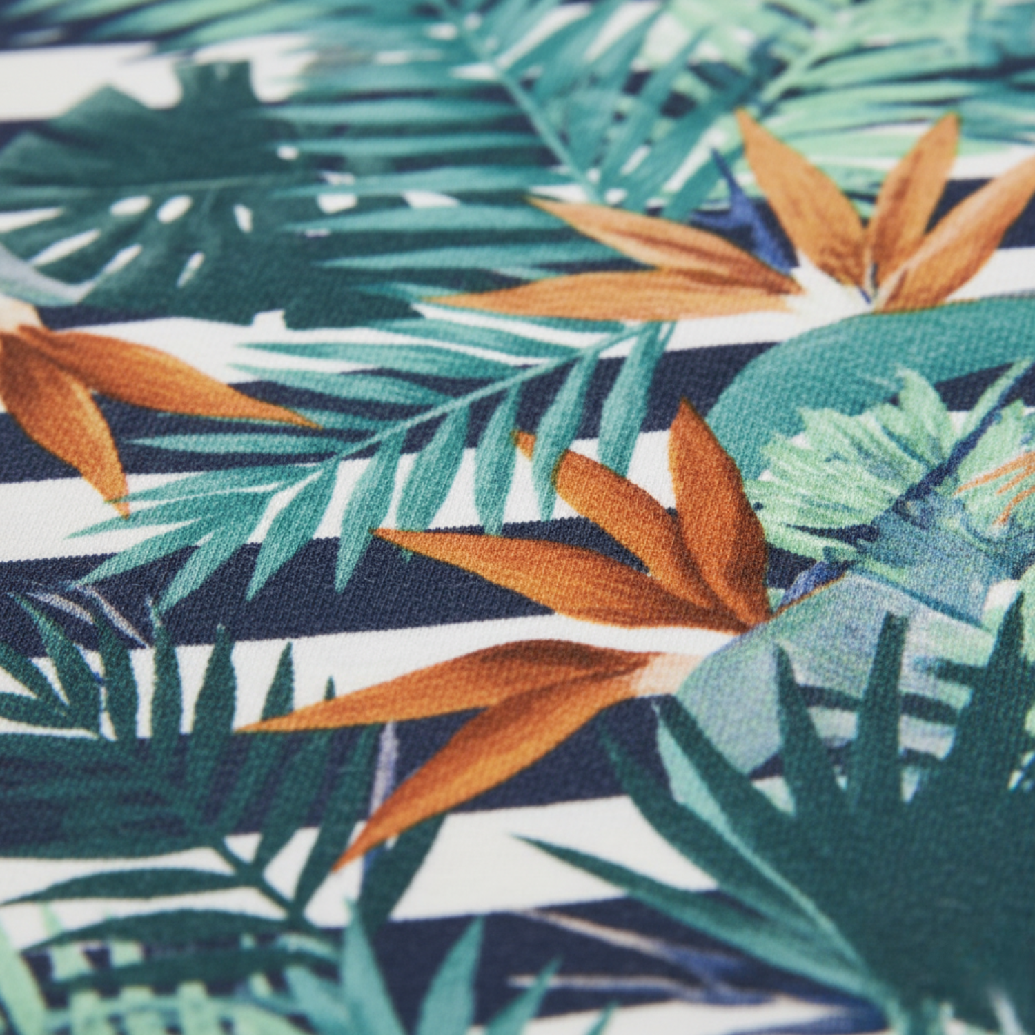 Line One Rundhals T-Shirt mit Print